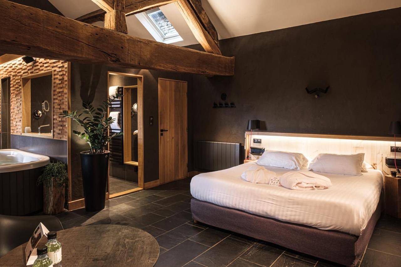 Le Domaine des Prés Verts Suites & Chambres avec Jacuzzi Privatif à Châteauneuf in Châteauneuf (Côte-d'Or), Région de Beaune