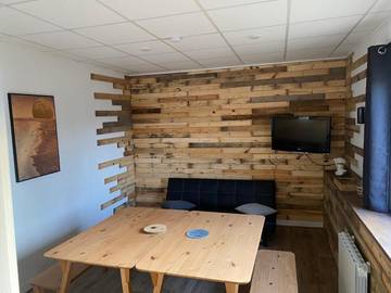 Gîte pour 4 personnes, avec jacuzzi et jardin à Cernon