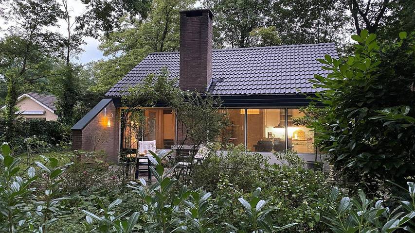 Vakantiehuis voor 4 personen, with uitzicht op het meer and terras as well as tuin in Appelscha