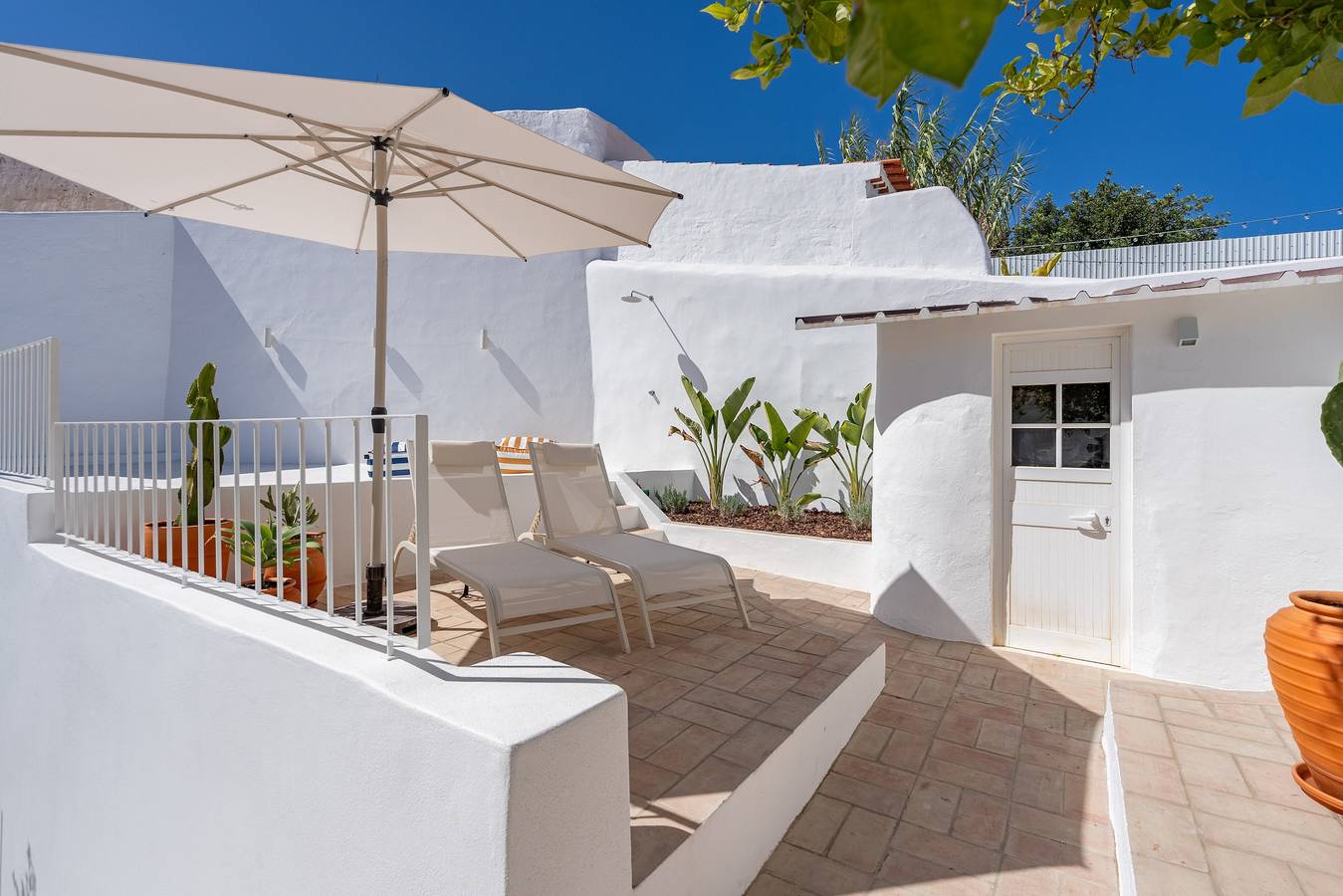 Ferienhaus 'Cisterna' mit privater Terrasse, Wlan und Klimaanlage in Ferragudo, Faro Distrikt