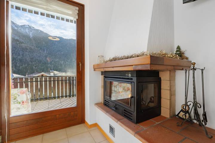 Apartamento inteiro, La Finestra sui Monti – Apartamento com Terraço e Vista para as Dolomitas de Brenta in Breguzzo, Sella Giudicarie