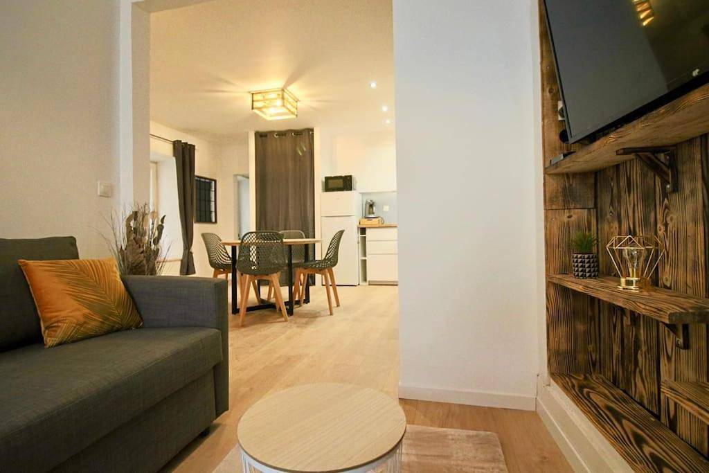 Appartement entier, One-Bedroom Apartment in Brioude, Haute-Loire