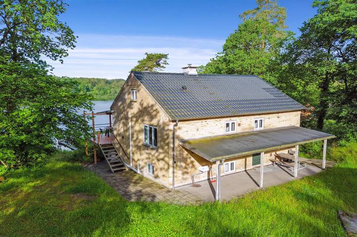 Ferienhaus für 7 Personen, mit Terrasse und Seeblick in Bryrup