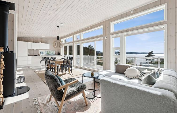 Ferienhaus für 8 Personen mit Garten in Levanger