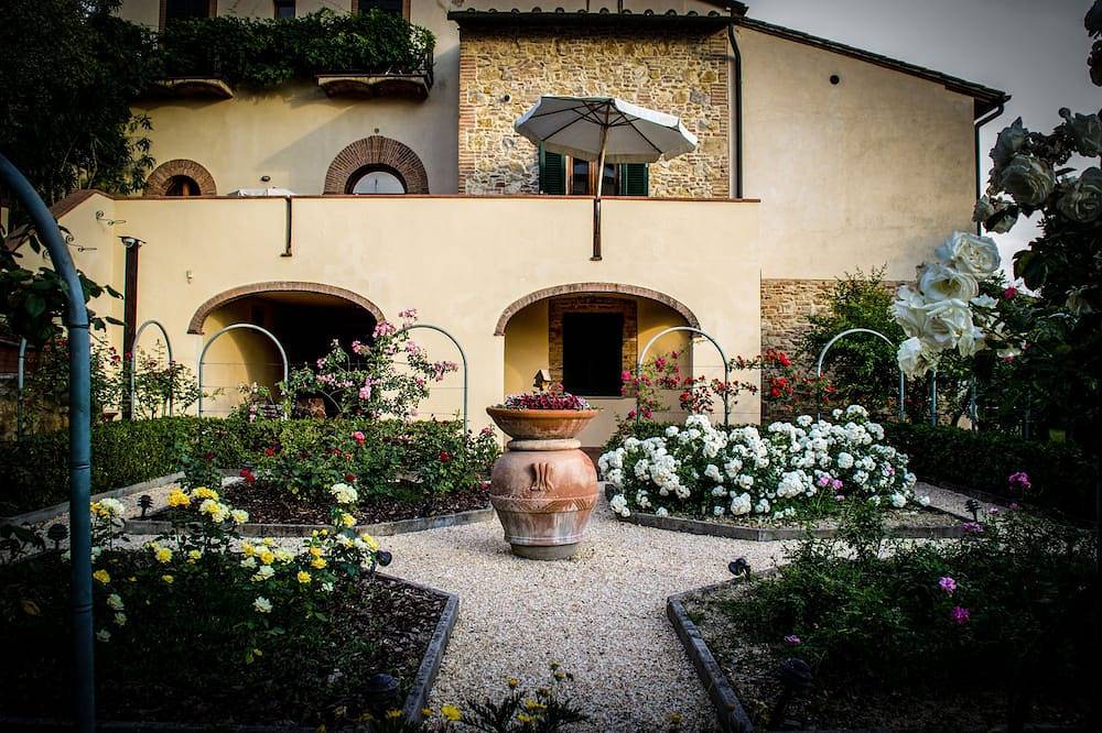 Casale toscano con vista spettacolare sulla campagna in Iano, Montaione