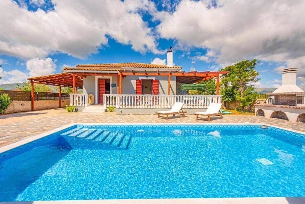 Villa with Private Pool in Σαρακηνάδο, Ζάκυνθο