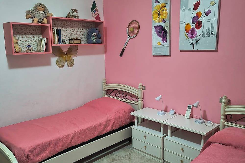 Villa mit Garten und herrlichem Meerblick. Parkplatz und kostenloses Wlan. in Monterosso al Mare, Monterosso al Mare Gemeinde