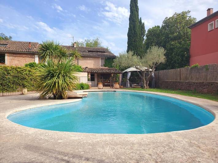 Alojamiento y desayuno para 2 personas, con piscina además de terraza y jardín - 1