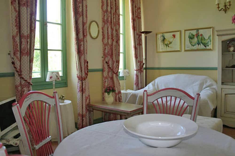 Ganze Wohnung, Romantischer Schlossaufenthalt Rhône in Montbrun-les-Bains, Nyons und Umgebung