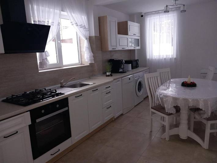 Location de vacances pour 14 personnes, avec vue ainsi que jardin et balcon dans Dorna-Arini - 4