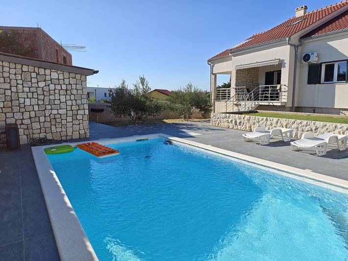 Villa für 8 Personen, mit Balkon und Terrasse sowie Garten auf Pag - 3