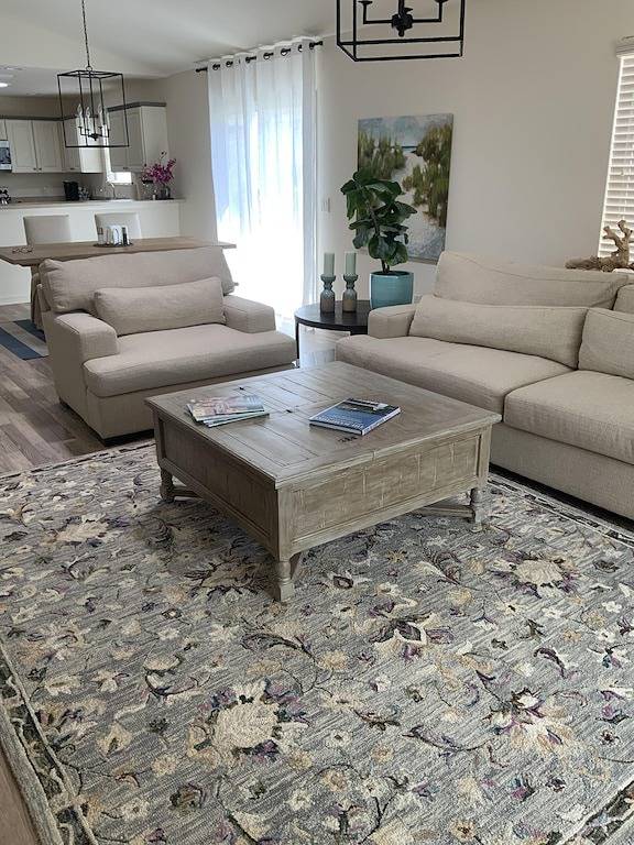 Neue charmante 2/2-Villa in Creekside Landing neben Lake Sumter Landing w / Gc in The Villages, Sumter County