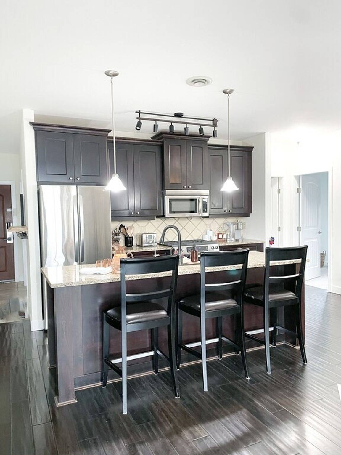 Appartamento intero, Beachfront, Lakeview Condo at Barona in West Kelowna, Crystal Mountain