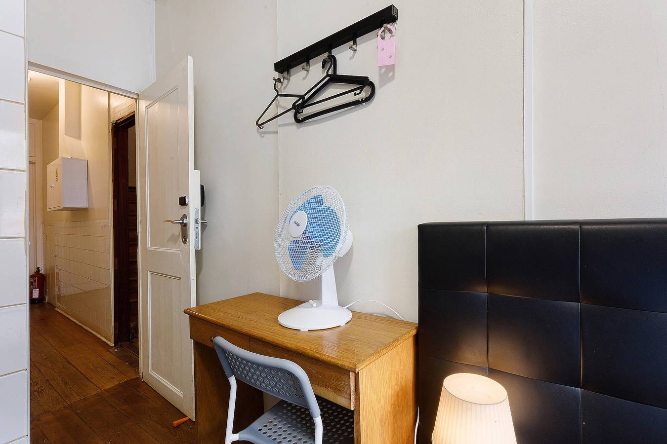Compact Studio with Private Bathroom - Amoreiras Lisbon' with Wi-Fi in Lisboa, Costa de Lisboa