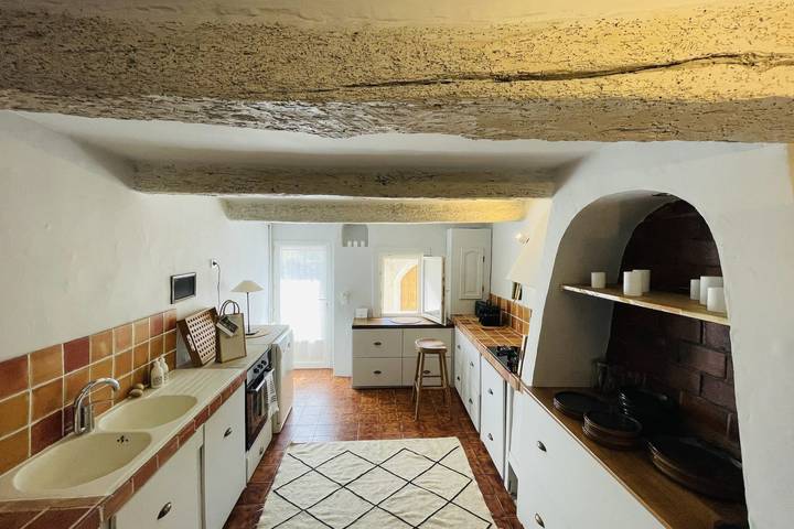 Location de vacances pour 6 personnes, avec piscine et terrasse, animaux acceptés à Ménerbes - 4