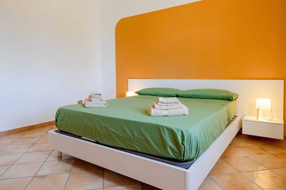 Entire apartment, Apartment in portion of villa with beach. in Latina Province