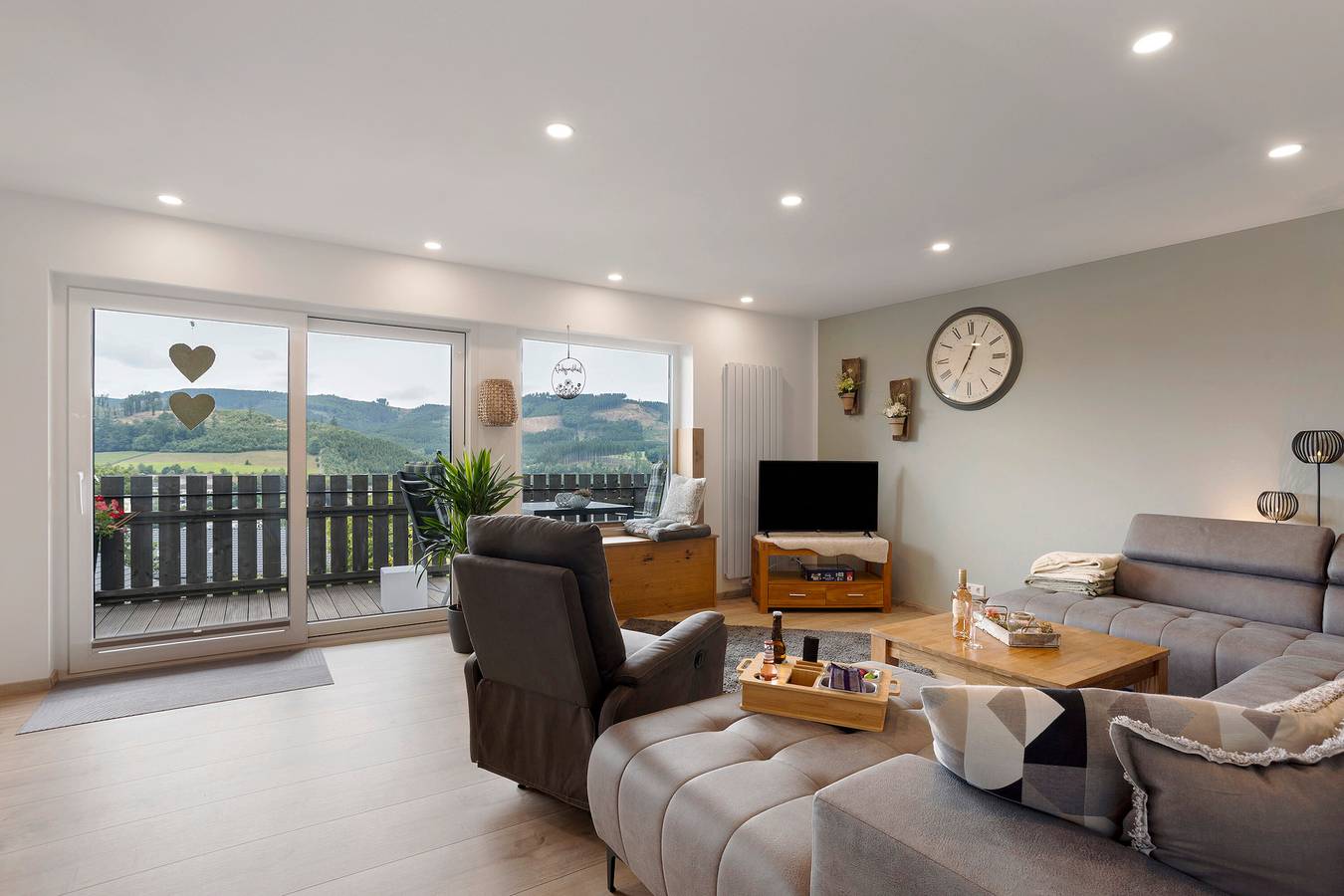 Ganze Wohnung, Ferienwohnung 'Stappert' mit Bergblick, Balkon und Wi-Fi in Eslohe, Hochsauerlandkreis