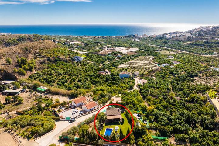 Casa rural para 4 personas, con terraza además de vistas al mar y jardín en Nerja - 3