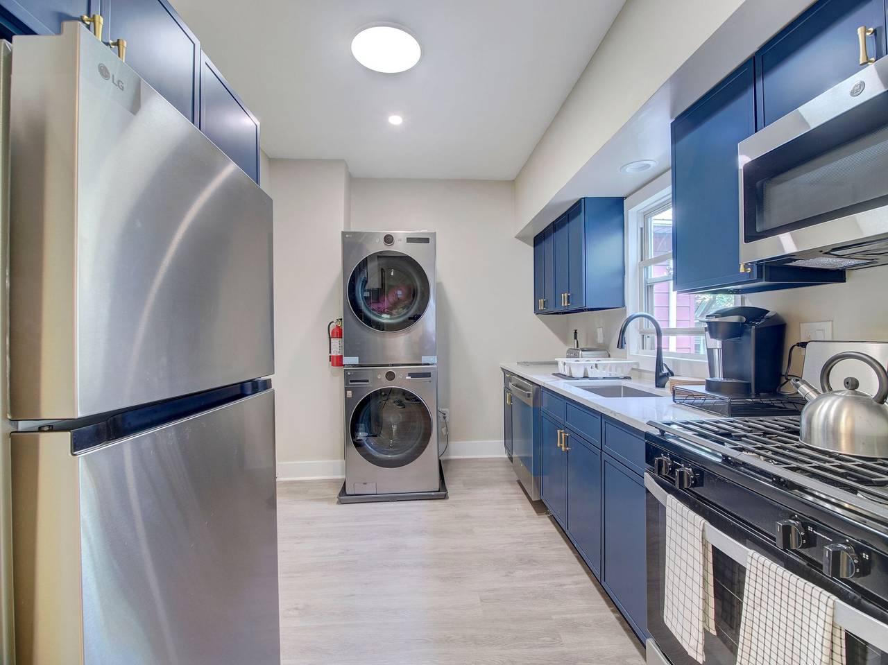 Apartamento entero, Comfy 3 Br Retreat: mins to Nyc - 3 nt min/inquire in Jersey City, Condado de Hudson