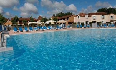 Gîte pour 4 personnes, avec jardin et bassin pour enfant ainsi que piscine et vue à Monflanquin