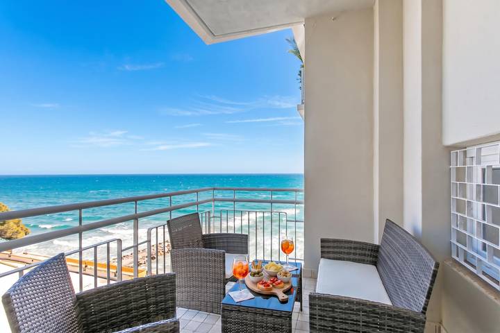 Ferienwohnung für 4 Personen, mit Balkon und Meerblick in Ligurien