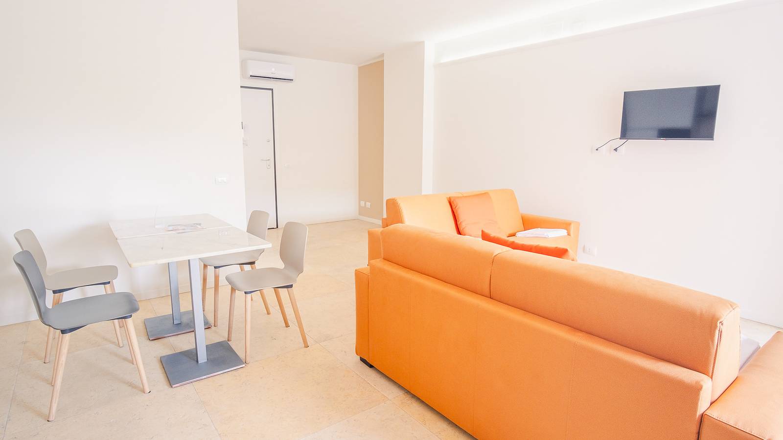 Ganze Wohnung, Ferienwohnung für 4 Personen mit Garten in Rivoltella del Garda, Desenzano del Garda