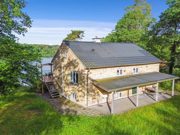 Ferienhaus für 7 Personen, mit Terrasse und Seeblick in Bryrup