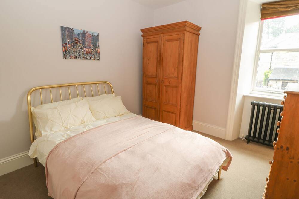 Ash Villa, pet friendly, luxury holiday cottage in Holmfirth in Holmfirth, West Yorkshire