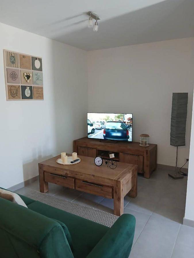 Appartement entier, Two-Bedroom Apartment in Prigonrieux, Périgord Pourpre