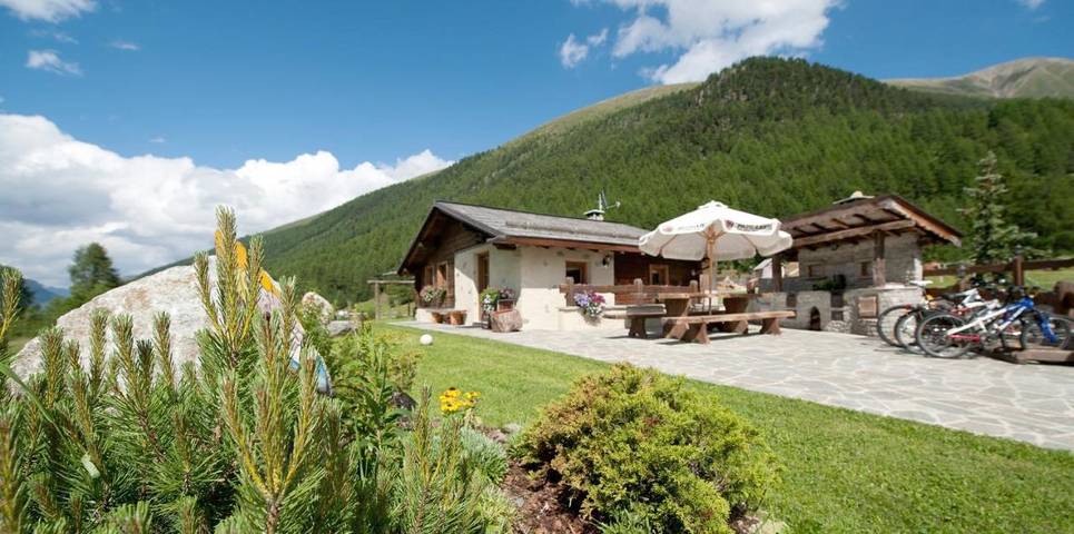 Chalet per 9 persone, con giardino e panorama nonché sauna, con animali domestici a Livigno