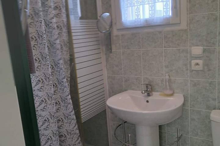 Gîte pour 2 personnes, avec terrasse ainsi que jardin et jacuzzi à Pont-Aven - 3