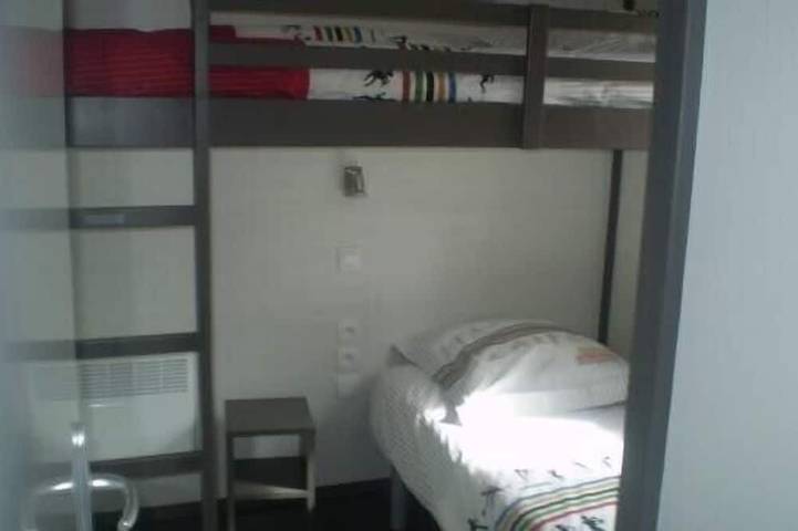 Gîte pour 6 personnes, avec terrasse et jacuzzi, animaux acceptés dans Le Rouget-Pers - 4