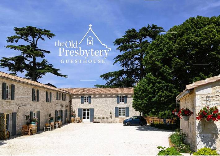 Location de vacances pour 2 personnes, avec piscine et jardin ainsi que vue et sauna, animaux acceptés à Saint-André-et-Appelles