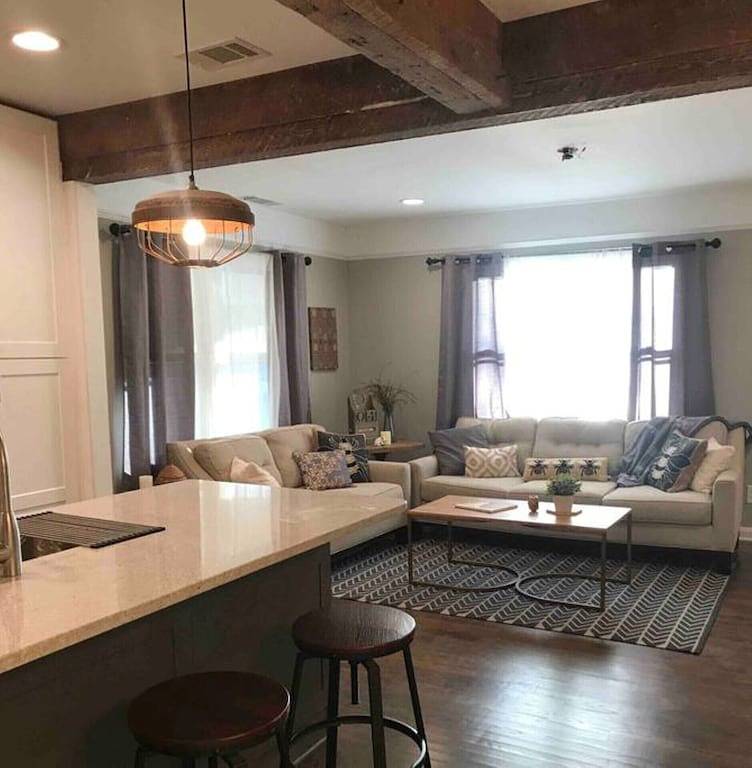 Das Honeybee House in North Atlanta, Marietta, für Geschäfts- oder Familienreisen, bietet Platz für 1-6 Personen in Marietta, Cobb County