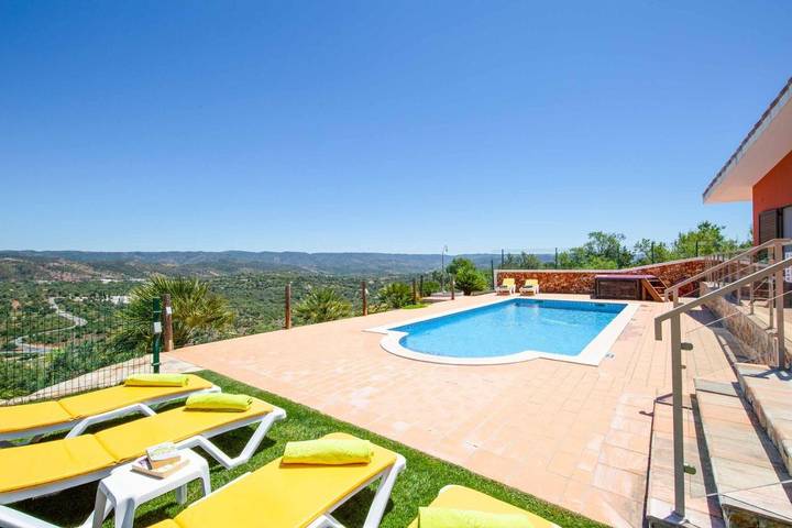 Location de vacances pour 6 personnes, avec piscine et terrasse dans Salir - 2