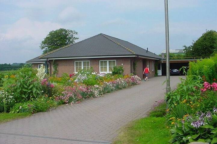 Ferienwohnung für 4 Personen, mit Terrasse und Garten in Naturpark Westensee