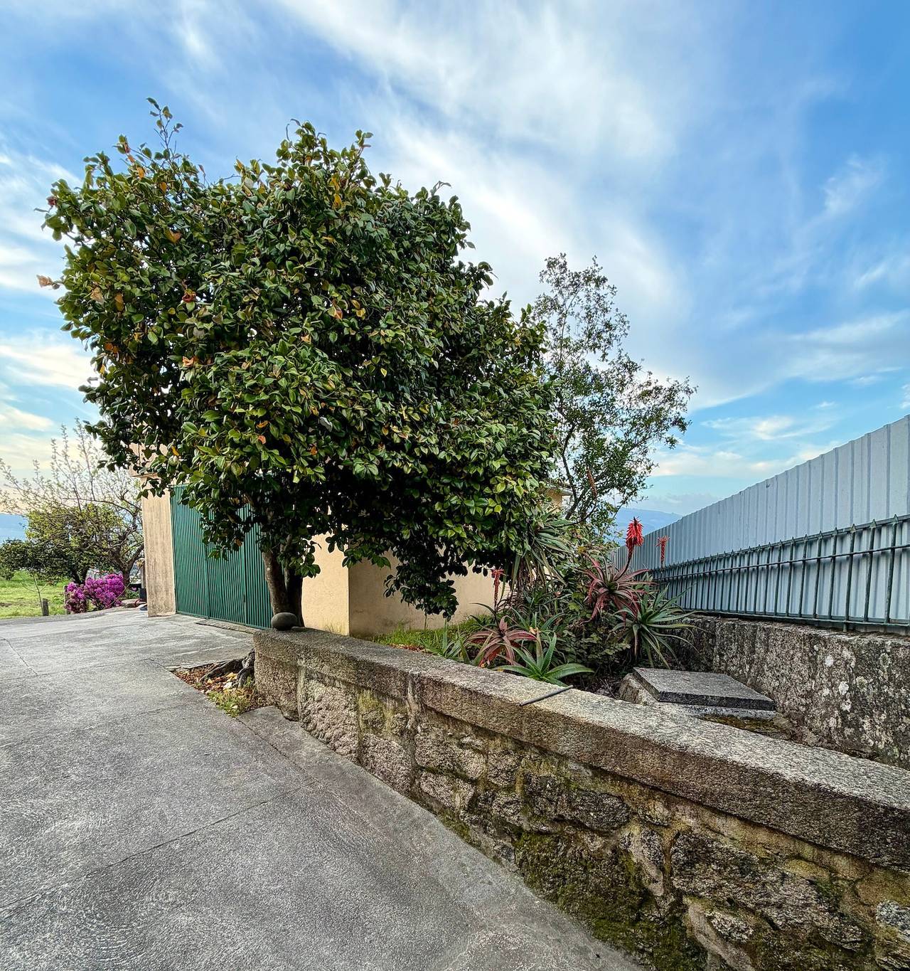 Casa Da Adega tussen de Minho-rivier en de bergen in Messegães, Valadares e Sá