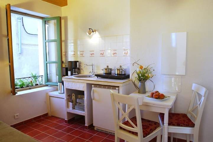 Gîte pour 2 personnes, avec terrasse à Biot