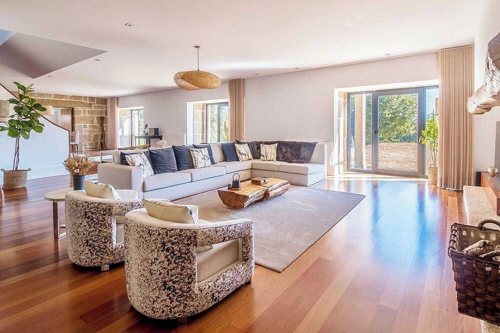 Douro Farmhouse with Indoor Pool and Modern Aesthetic, foto 14