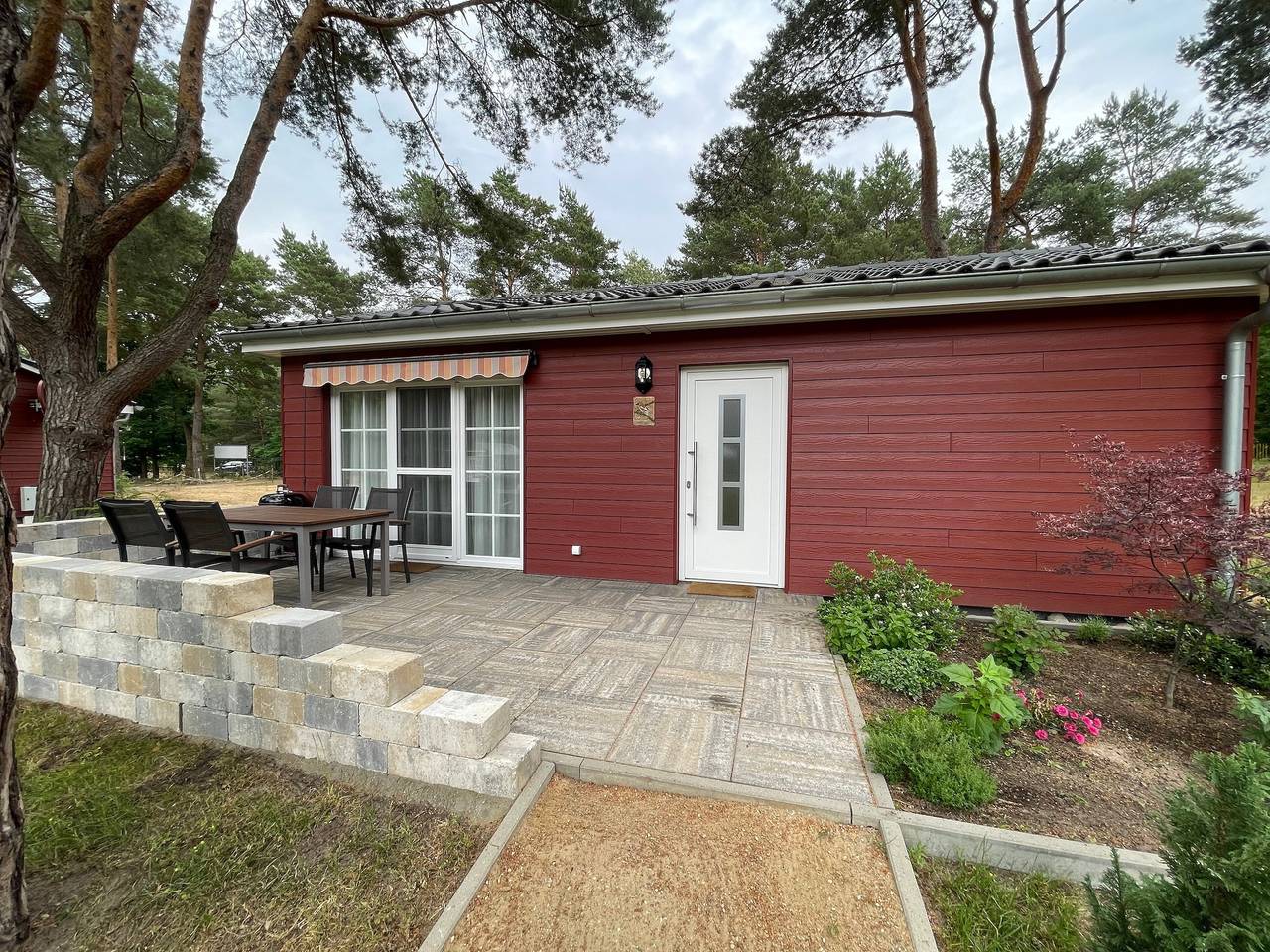 Ferienhaus 'Eichelhäher' mit privater Terrasse, privatem Garten und Wlan in Wünsdorf, Zossen