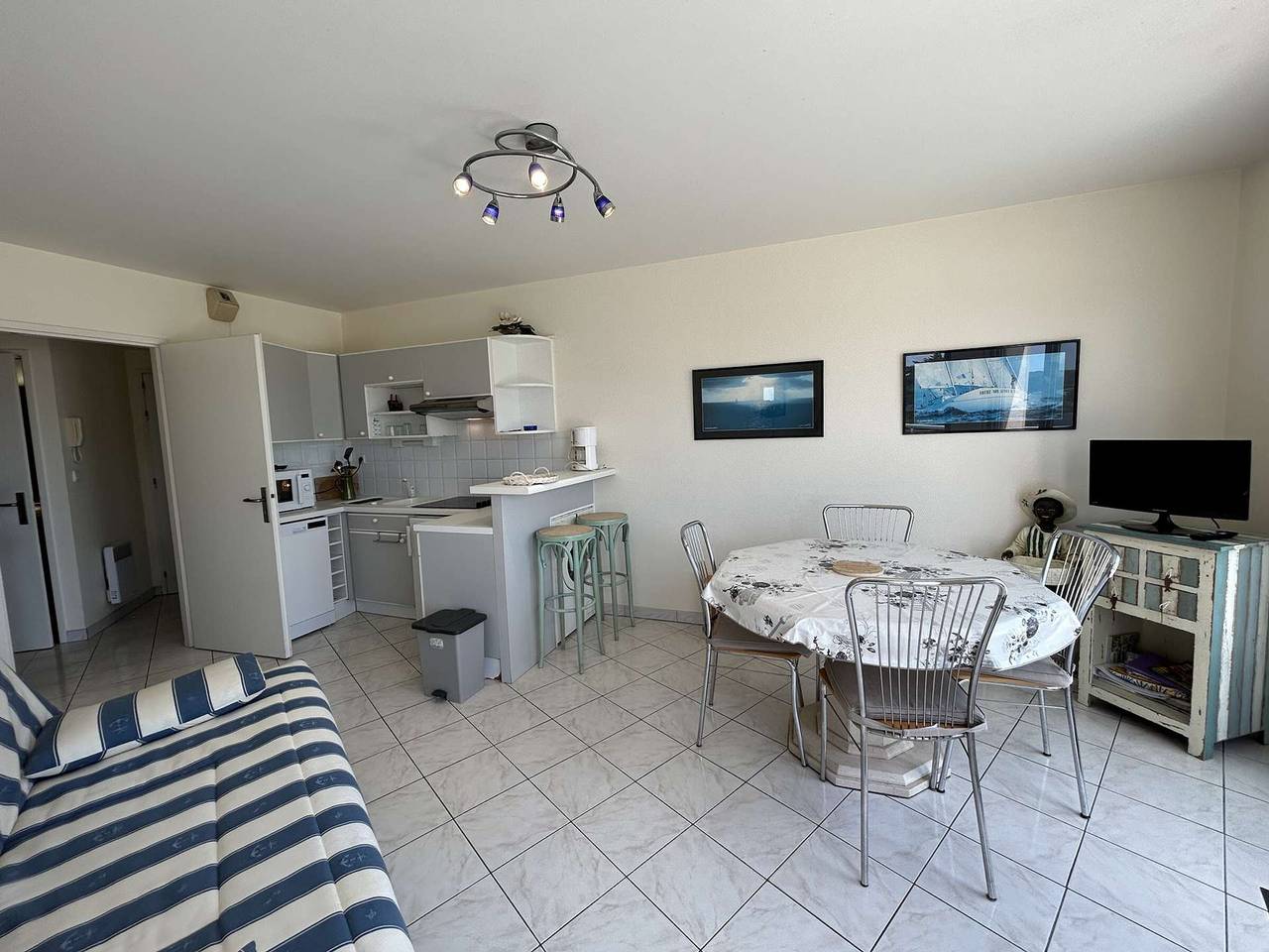 Appartement entier, Appartement 2 pièces avec balcon, vue mer latérale in Saint-Jean-de-Monts, Vendée
