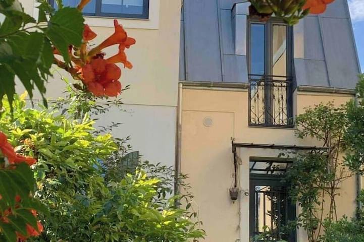 Appartement de vacances pour 2 personnes, avec jacuzzi à Suresnes