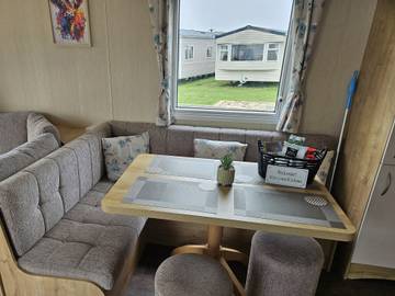 Caravan for 4 People in Lowlands, Edinburgh and Lothian, Photo 3