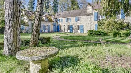 Gîte pour 23 personnes, avec terrasse et jardin, animaux acceptés à Vineuil-Saint-Firmin
