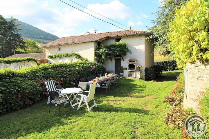 Gîte pour 5 personnes, avec Terrasse et Jardin à Vaux-en-Beaujolais