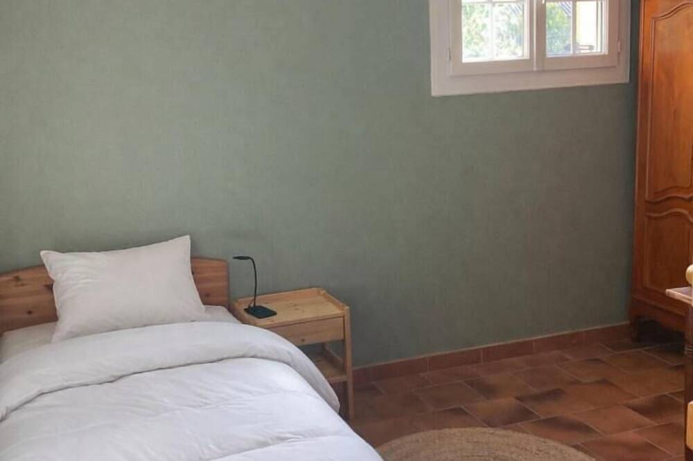 Villa La Graine de Vie with shared pool in Le Thoronet, Draguignan region