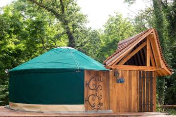 Yourte pour 2 personnes, avec jardin dans Côte-d'Or