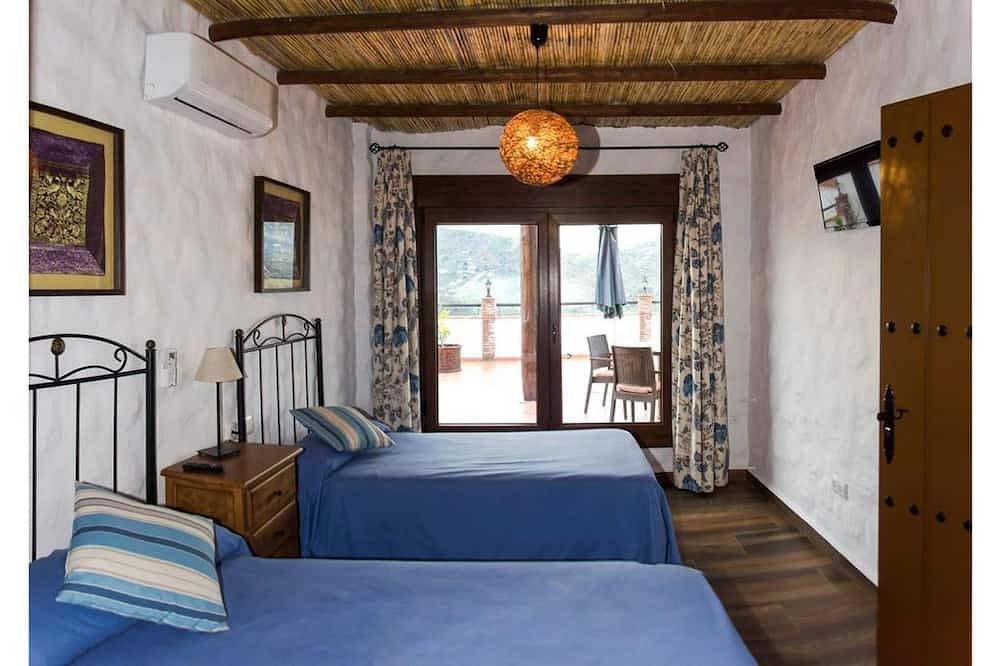 Villa Lucia Posada La Plaza in Canillas de Albaida, Málaga Provinz