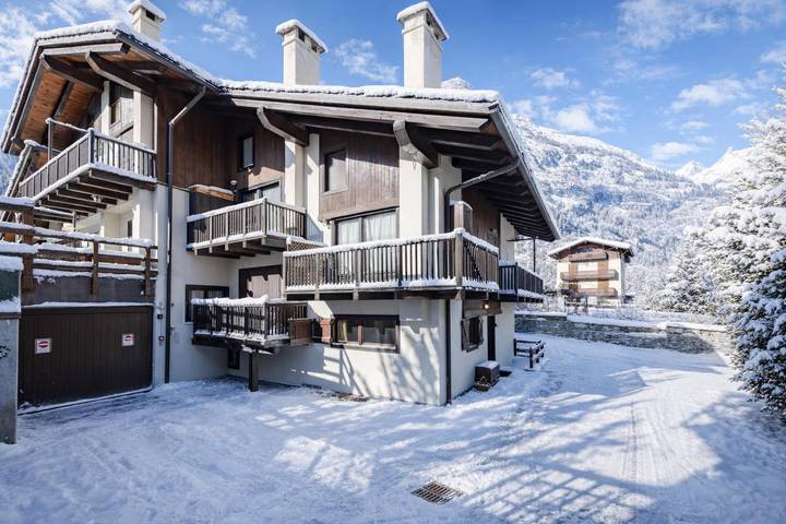 Ganze Wohnung, Lovely Apartment In Courmayeur in Dolonne, Courmayeur