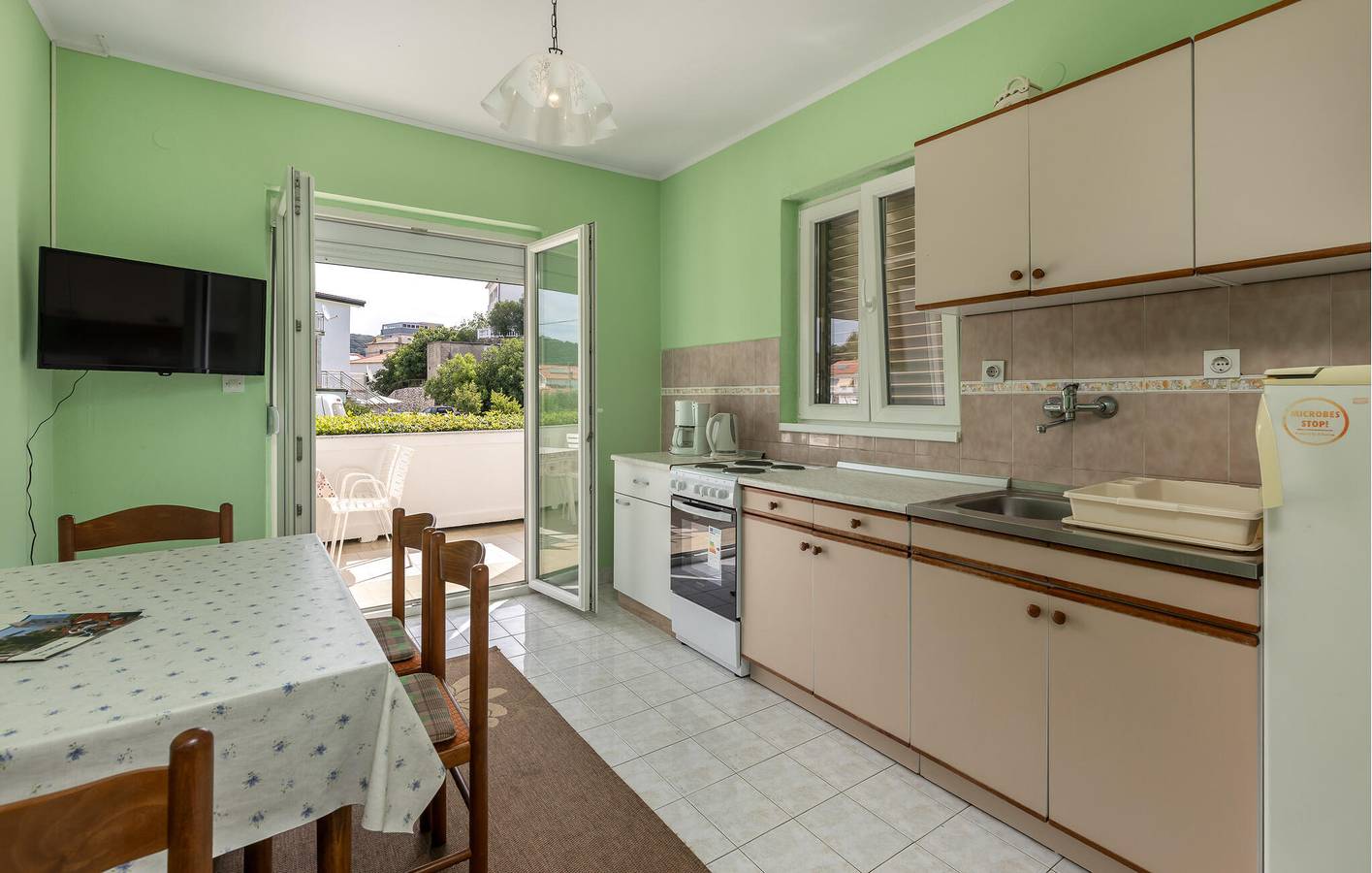 Ganze Ferienwohnung, Ferienwohnung für 4 Personen mit Terrasse in Supetarska Draga, Rab